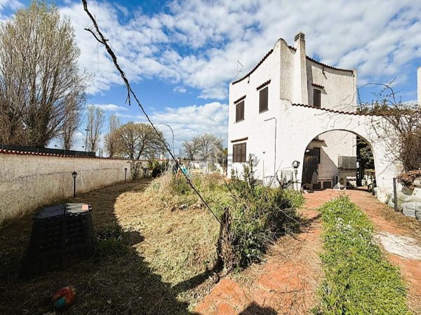 casa indipendente in vendita ad Ardea in zona Nuova Florida