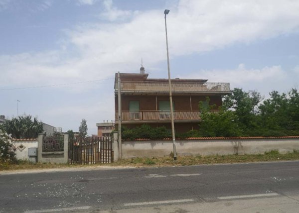 appartamento in vendita ad Ardea in zona Banditella