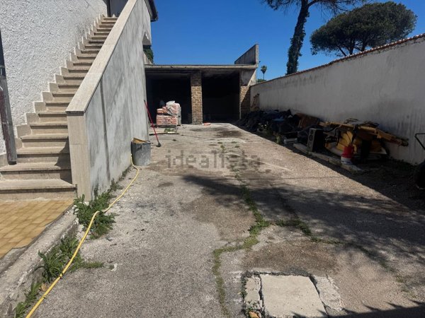 appartamento in vendita ad Ardea in zona Banditella