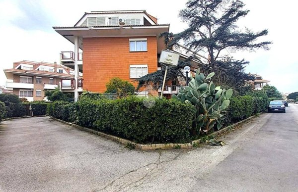 appartamento in vendita ad Ardea in zona Marina di Ardea