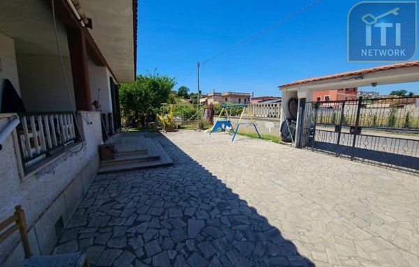 casa indipendente in vendita ad Ardea in zona Banditella