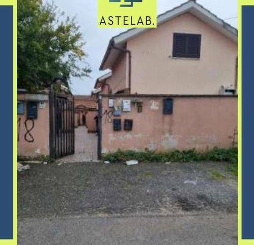 appartamento in vendita ad Ardea in zona Castagnola
