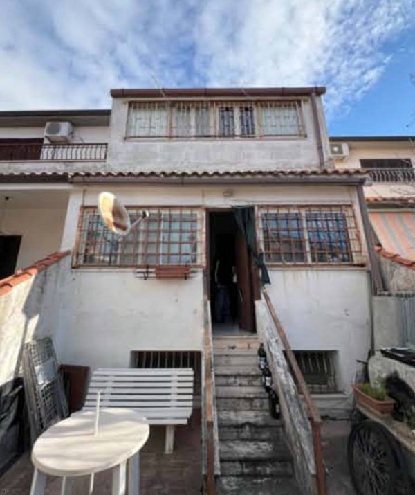 casa indipendente in vendita ad Ardea in zona Colle Romito