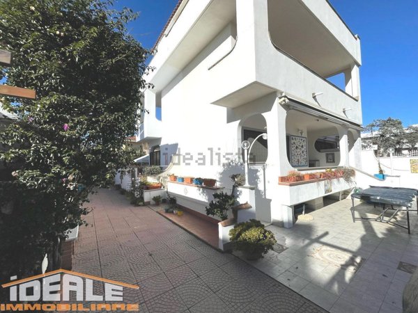 casa indipendente in vendita ad Ardea in zona Banditella