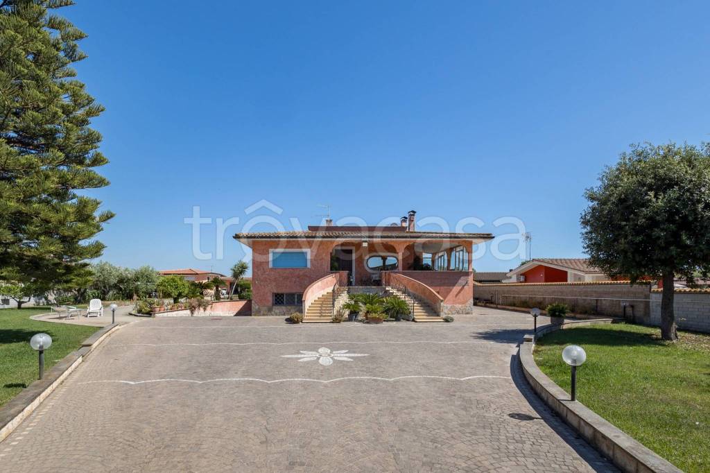 casa indipendente in vendita ad Ardea in zona Nuova Florida