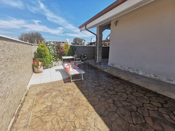 casa indipendente in vendita ad Ardea in zona Nuova California