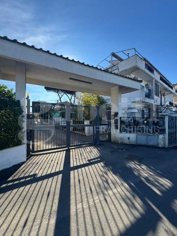 appartamento in vendita ad Ardea in zona Marina di Ardea