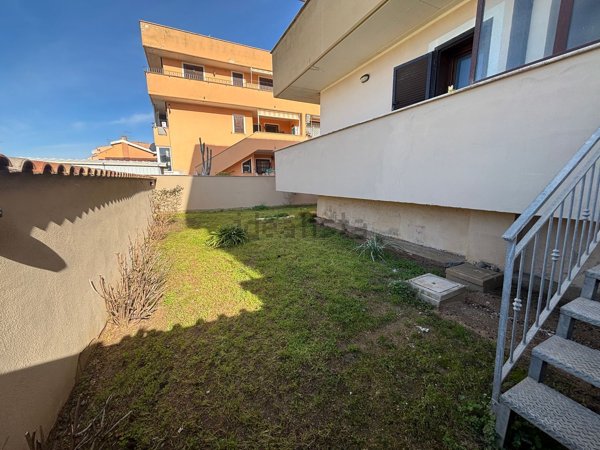 appartamento in vendita ad Ardea in zona Marina di Ardea