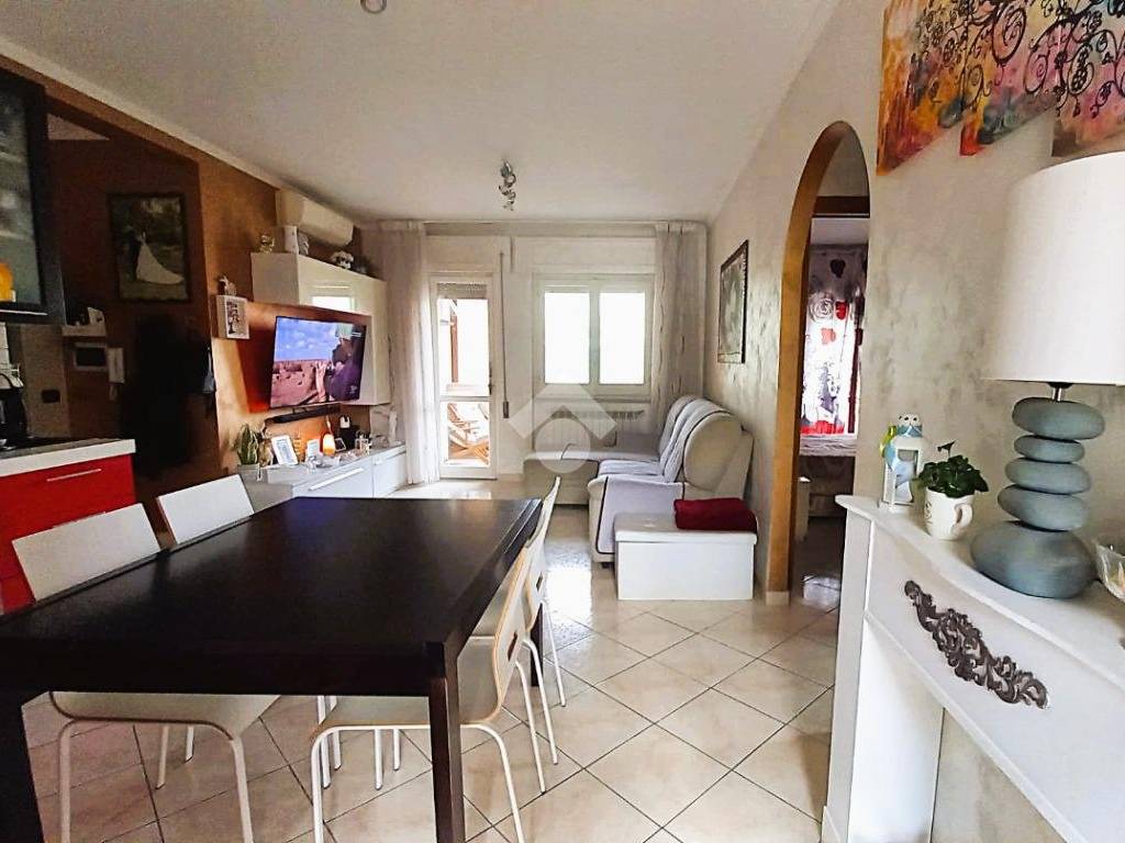 appartamento in vendita ad Ardea in zona Marina di Ardea