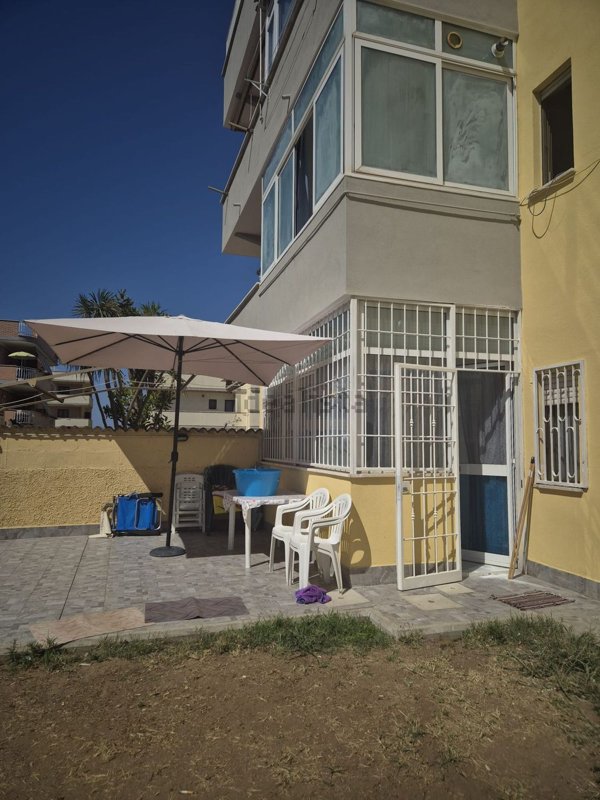 appartamento in vendita ad Ardea in zona Marina di Ardea