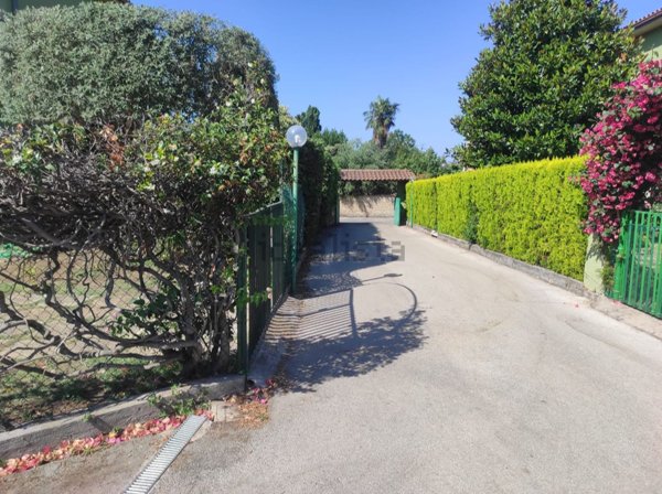 casa indipendente in vendita ad Ardea in zona Nuova Florida