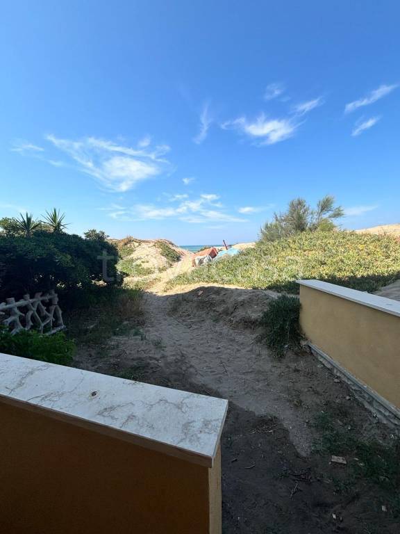 appartamento in vendita ad Ardea in zona Marina di Ardea