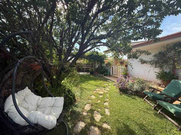 casa indipendente in vendita ad Ardea in zona Nuova Florida