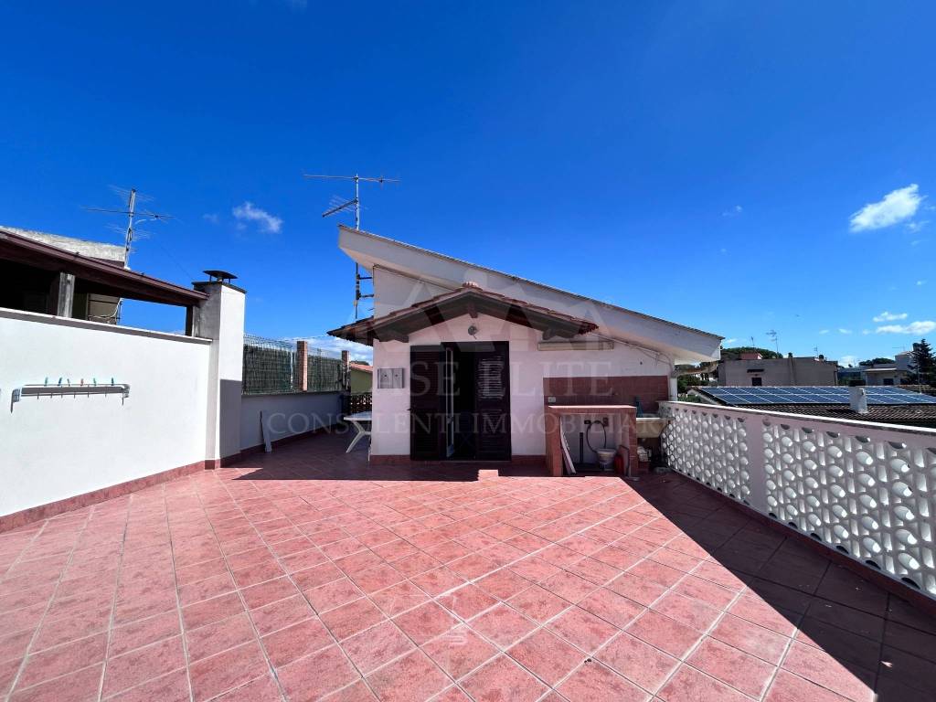 casa indipendente in vendita ad Ardea in zona Marina di Ardea