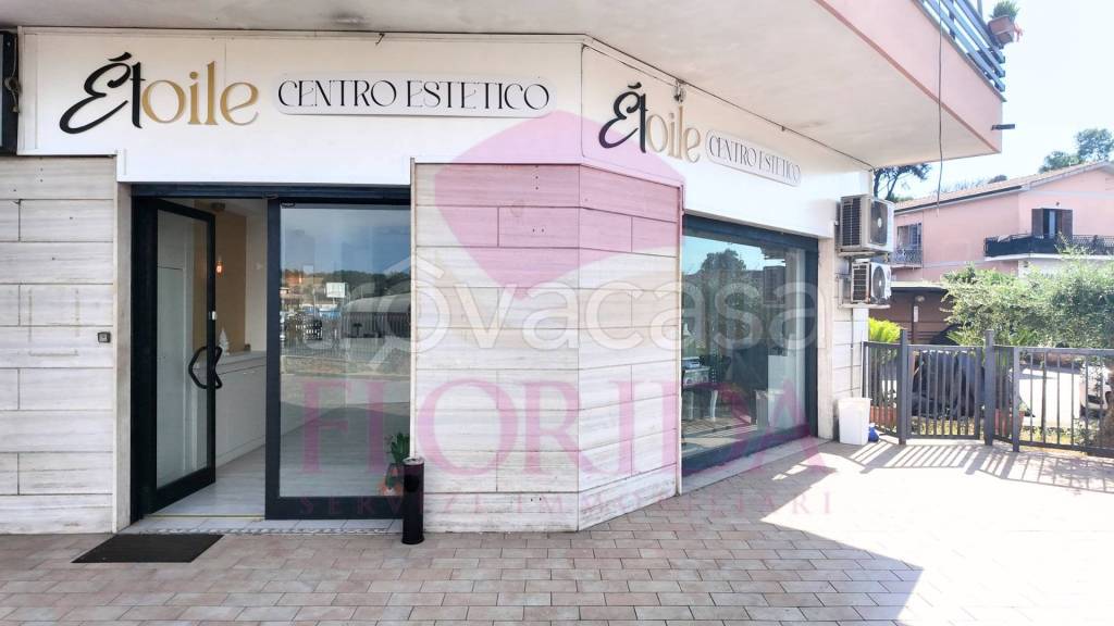 negozio in vendita ad Ardea in zona Nuova Florida