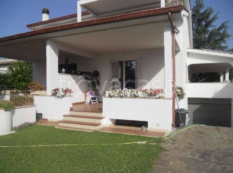 casa indipendente in vendita ad Ardea in zona Nuova Florida
