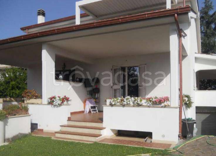 casa indipendente in vendita ad Ardea in zona Nuova Florida