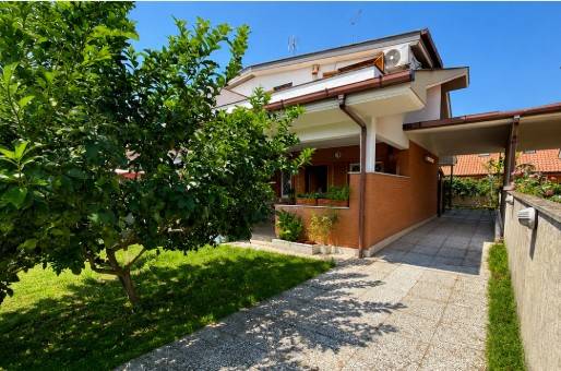 casa indipendente in vendita ad Ardea in zona Nuova Florida