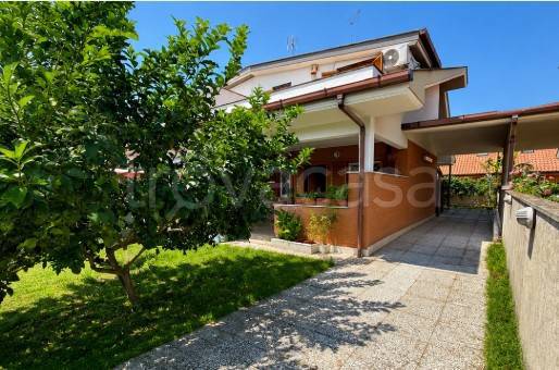 casa indipendente in vendita ad Ardea in zona Nuova Florida
