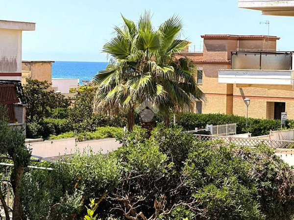 appartamento in vendita ad Ardea in zona Marina di Ardea