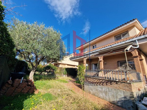 casa indipendente in vendita ad Ardea in zona Colle Romito