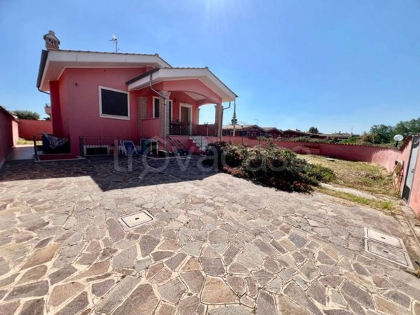 casa indipendente in vendita ad Ardea in zona Nuova Florida