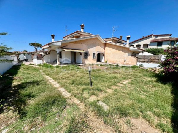 casa indipendente in vendita ad Ardea in zona Nuova Florida