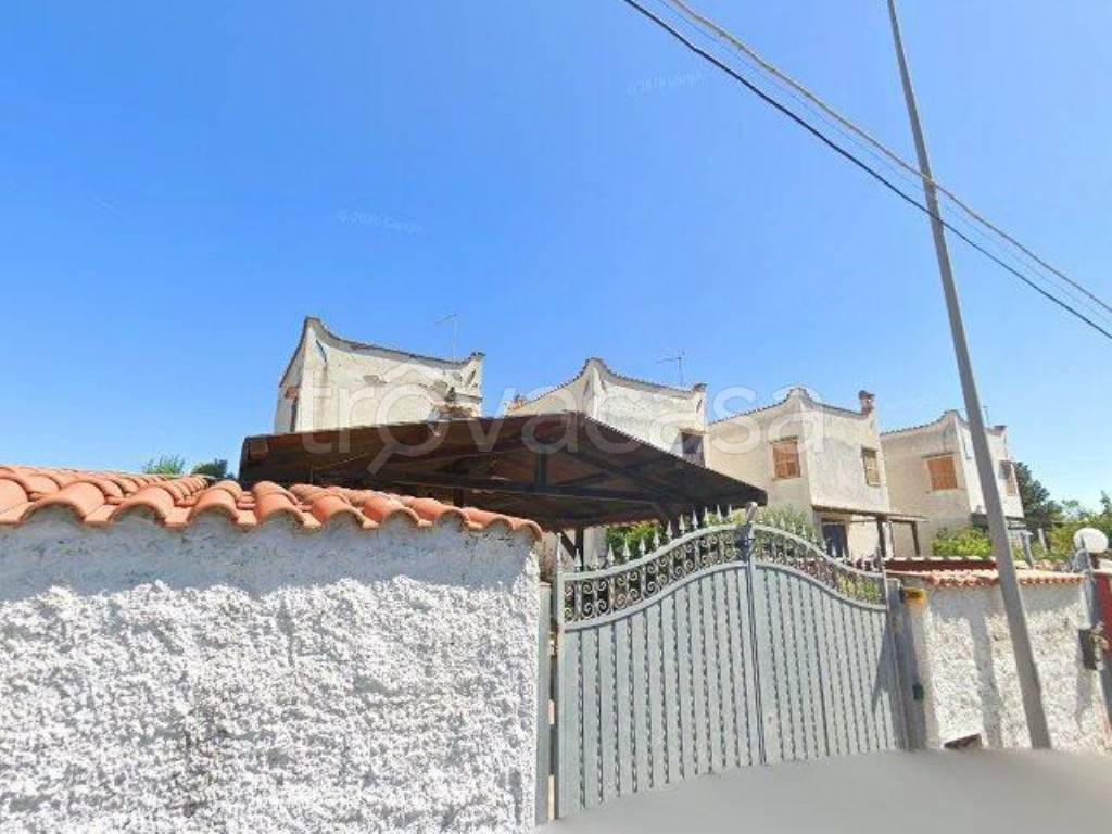 casa indipendente in vendita ad Ardea in zona Lido dei Pini