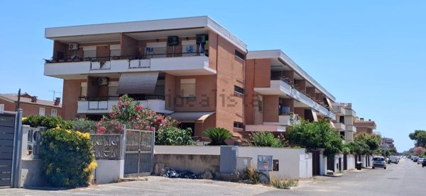 appartamento in vendita ad Ardea in zona Marina di Ardea