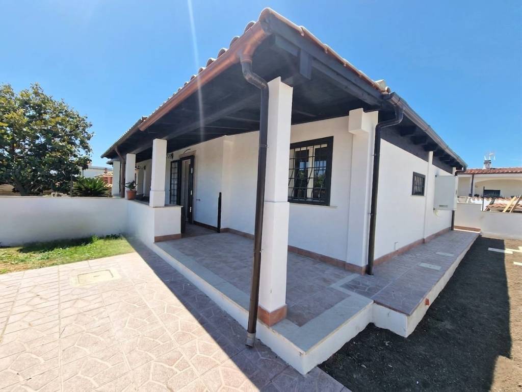casa indipendente in vendita ad Ardea in zona Nuova Florida