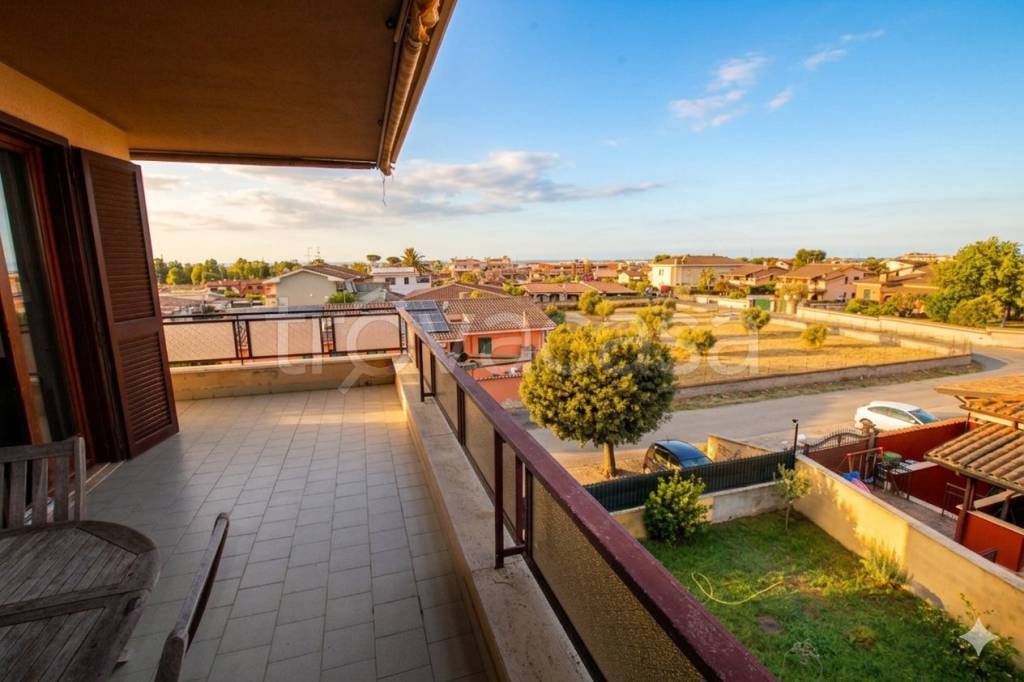 appartamento in vendita ad Ardea in zona Marina di Ardea