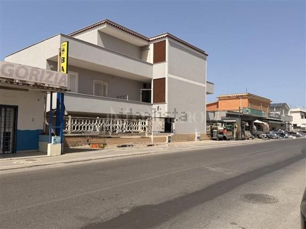 appartamento in vendita ad Ardea in zona Marina di Ardea