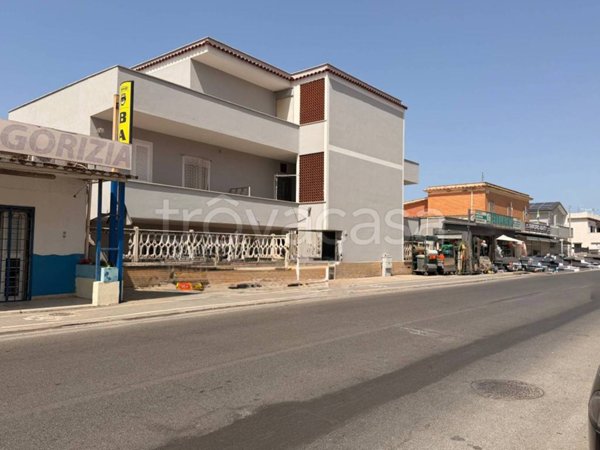 appartamento in vendita ad Ardea in zona Marina di Ardea