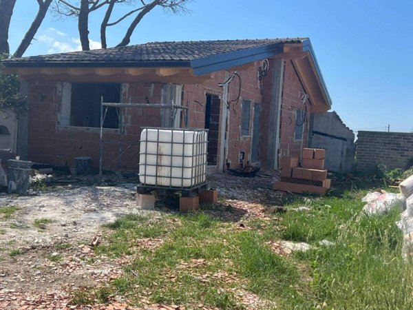 casa indipendente in vendita ad Ardea in zona Nuova Florida