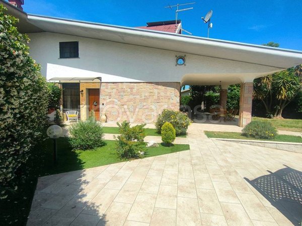 casa indipendente in vendita ad Ardea in zona Nuova California