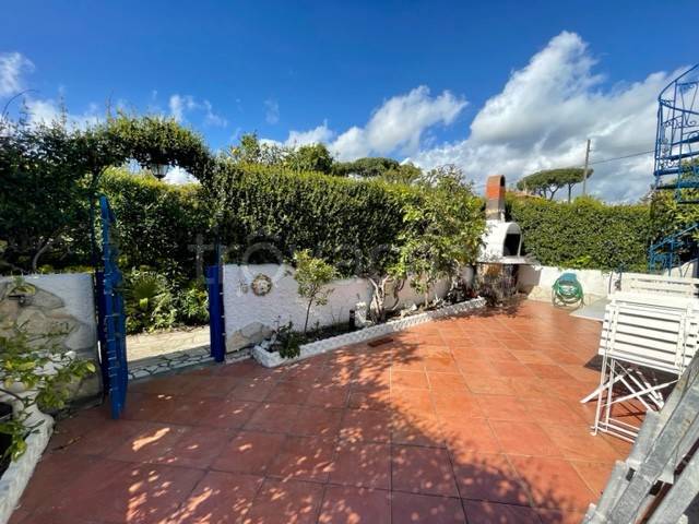casa indipendente in vendita ad Ardea in zona Colle Romito
