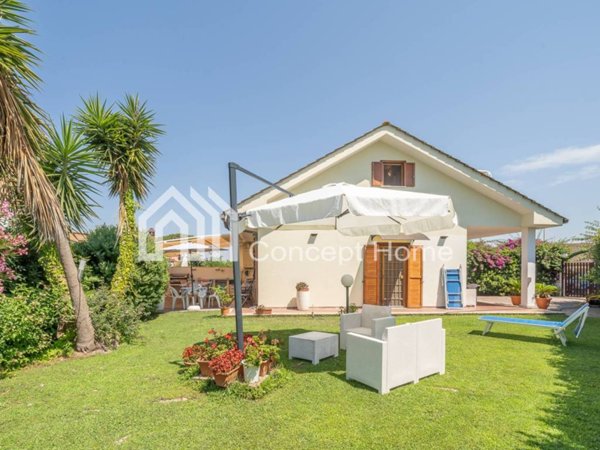 casa indipendente in vendita ad Ardea in zona Colle Romito