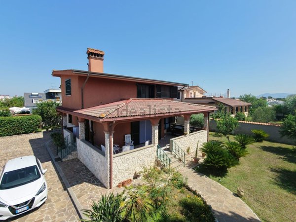 casa indipendente in vendita ad Ardea in zona Nuova Florida