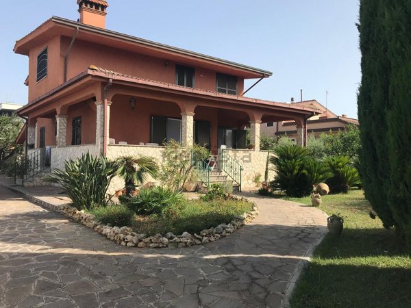casa indipendente in vendita ad Ardea in zona Nuova Florida