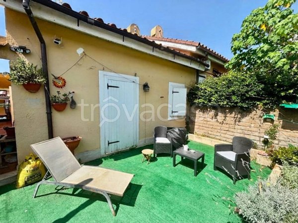 casa indipendente in vendita ad Ardea in zona Nuova California