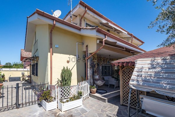 casa indipendente in vendita ad Ardea in zona Nuova Florida