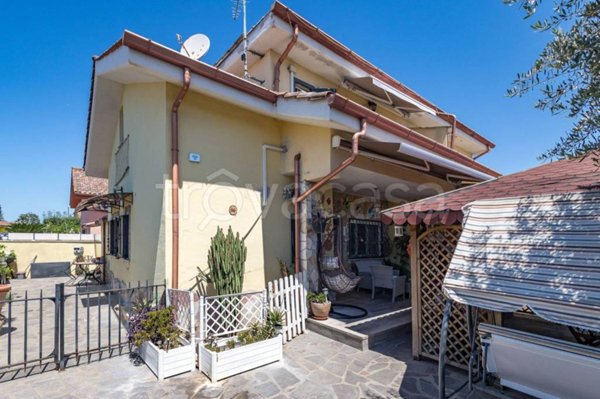 casa indipendente in vendita ad Ardea in zona Nuova Florida