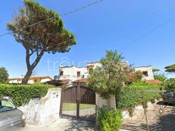 casa indipendente in vendita ad Ardea in zona Lido dei Pini