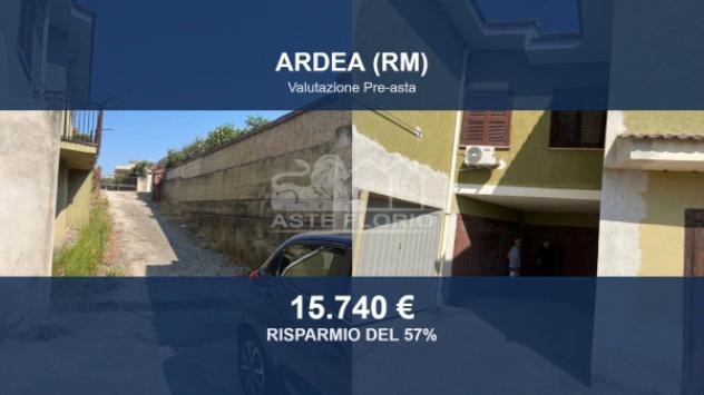 villa in vendita ad Ardea in zona Marina di Ardea