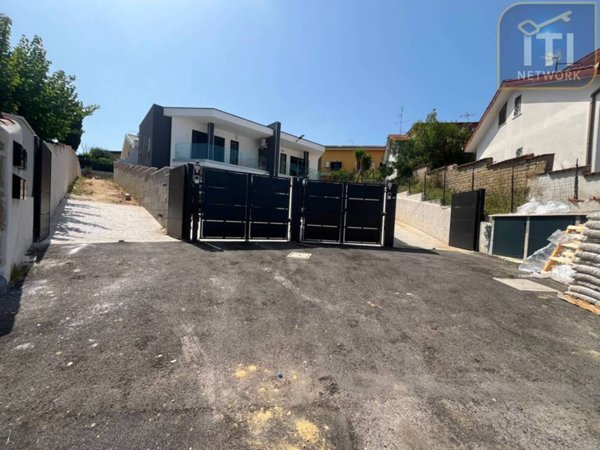 casa indipendente in vendita ad Ardea in zona Nuova Florida