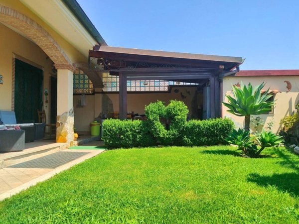 casa indipendente in vendita ad Ardea in zona Nuova Florida