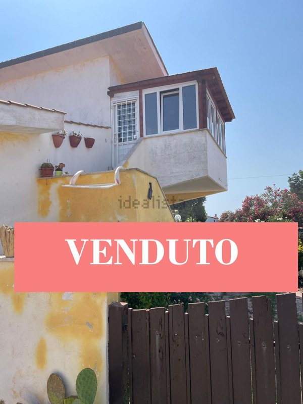 appartamento in vendita ad Ardea in zona Colle Romito