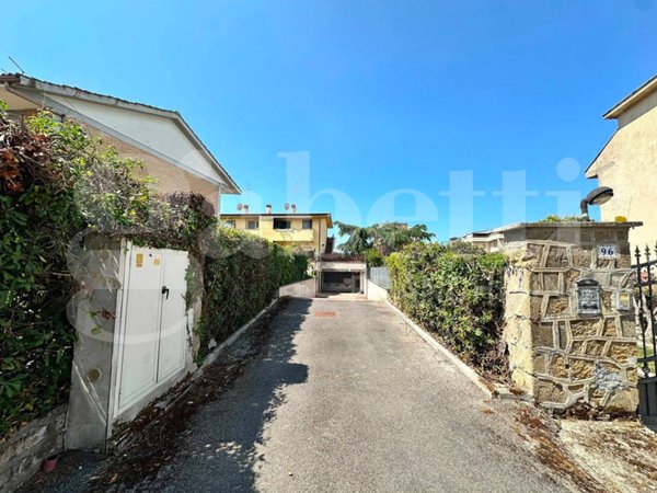locale di sgombero in vendita ad Ardea in zona Marina di Ardea