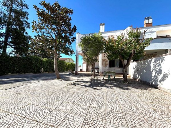 casa indipendente in vendita ad Ardea in zona Marina di Ardea