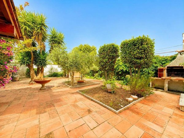 casa indipendente in vendita ad Ardea in zona Marina di Ardea